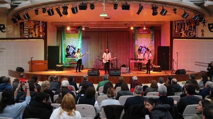 Geleceğin yıldızları Karşıyaka&rsquo;da yarışıyor