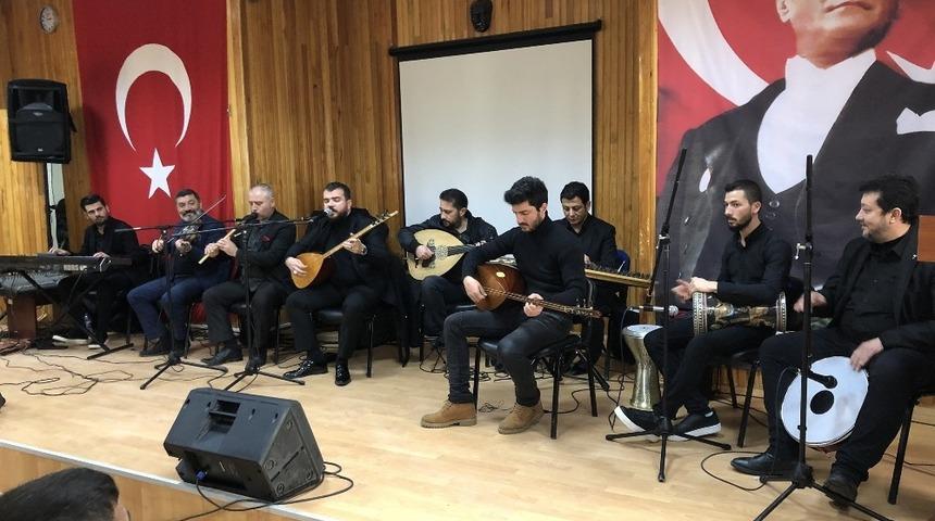 A&ccedil;ık ceza infaz kurumunda yeniyıl konseri