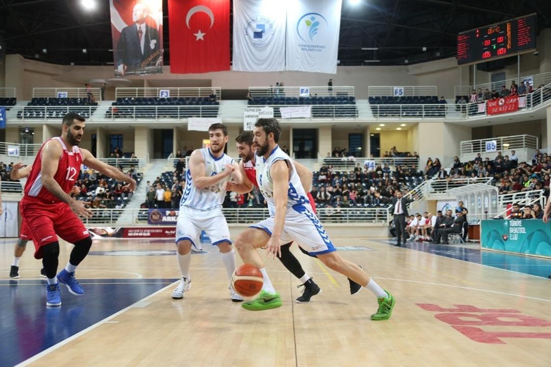 Denizli Basket yoluna firesiz devam ediyor