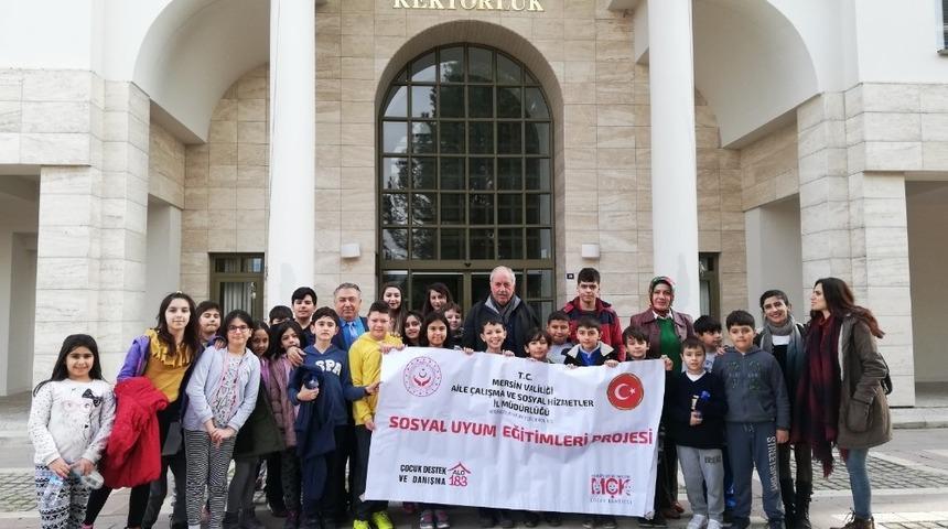 Mersin&rsquo;de &ccedil;ocukların sinema keyfi