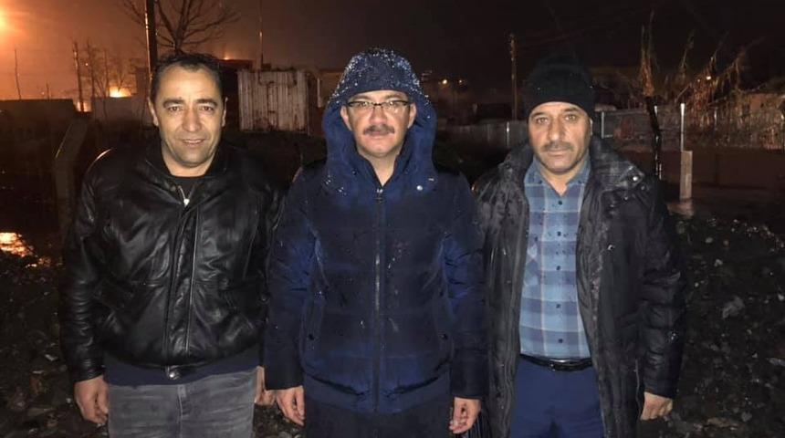 Şehzadeler Belediyesi sabaha kadar g&ouml;rev başındaydı