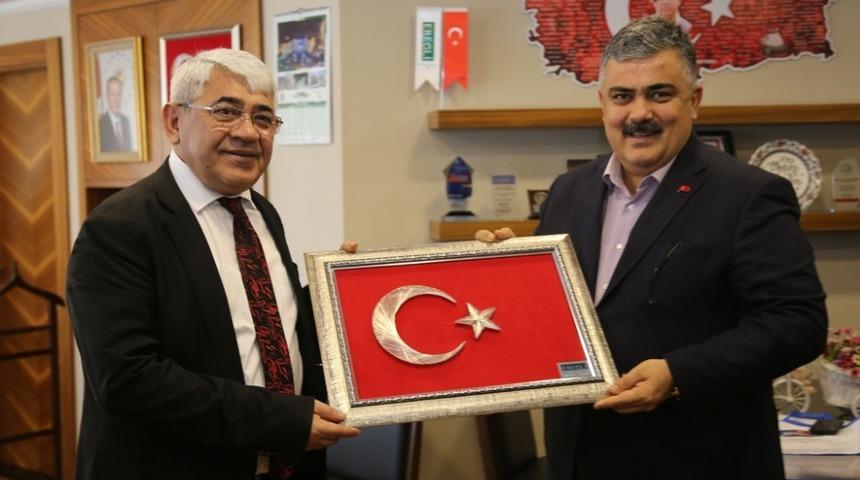 Başkan &Ouml;zg&uuml;ven: &ldquo;Kars bizim i&ccedil;in ayrı bir değere sahiptir&rdquo;