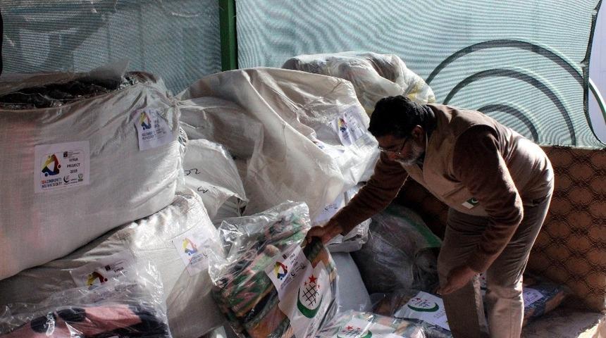 Kilis&rsquo;te yaşayan Filistinlilere battaniye dağıtıldı