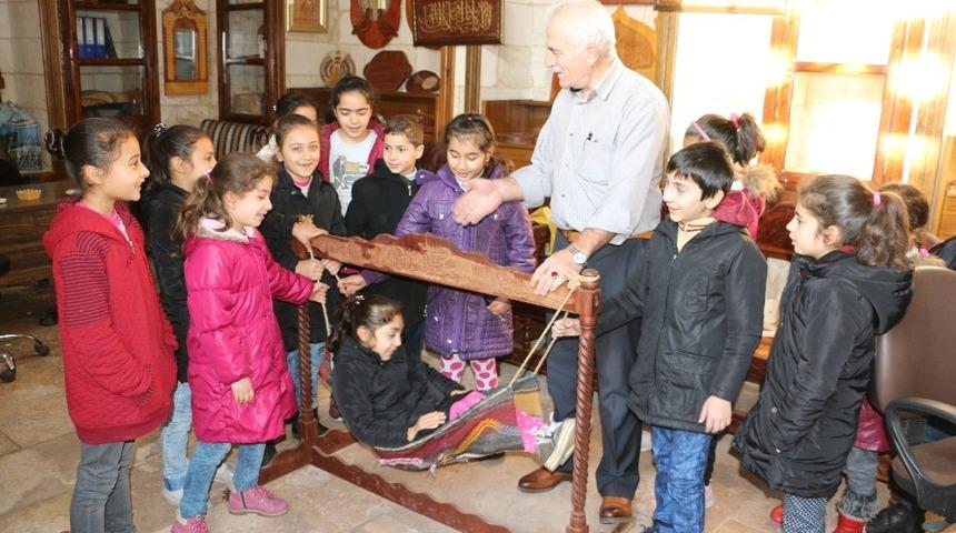 Şanlıurfa&rsquo;da &ouml;ğrenciler sanatla buluşuyor