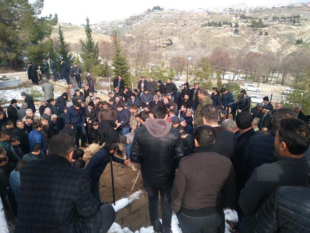 Bulgaristan da kazada &ouml;len TIR şof&ouml;r&uuml;, Besni de toprağa verildi 2