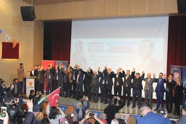 AK Parti Belediye Başkan adaylarını tanıttı