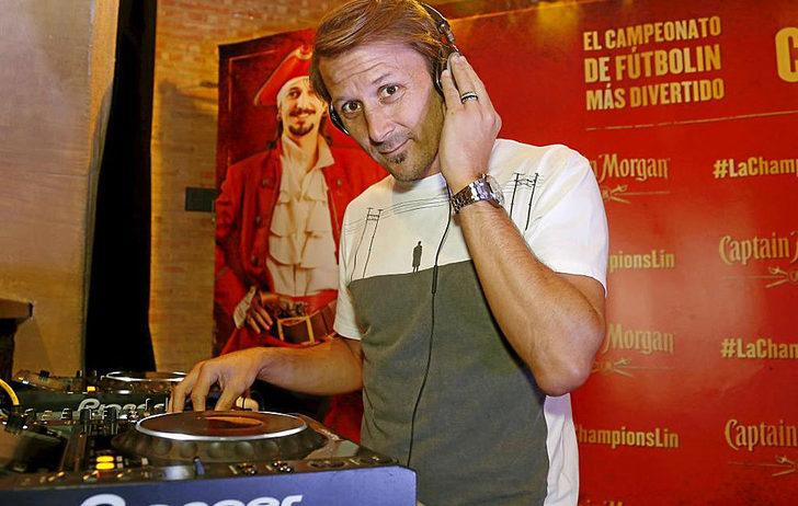 GAIZKA MENDIETA - DJ | Barcelona'da forma giyerek kariyerinin zirvesini yaÅayan Gaizka Mendieta DJ'lik yapÄ±yor.