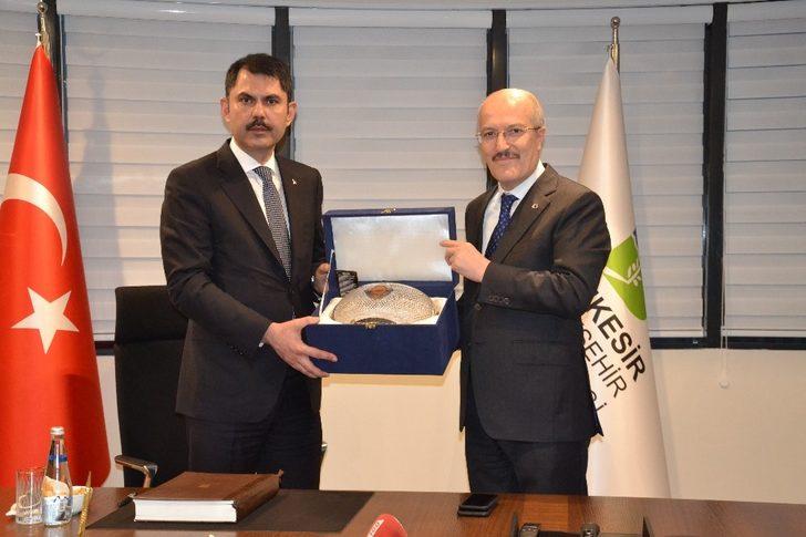 Bakan Kurum Balıkesir Büyükşehir Belediyesini ziyaret etti G3