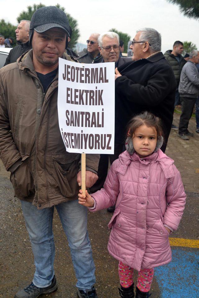 Manisa'da düzenlenen 'jeotermal enerji konferansı' protesto edildi