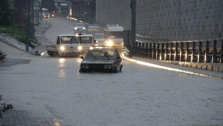 Kuşadası göle döndü G3