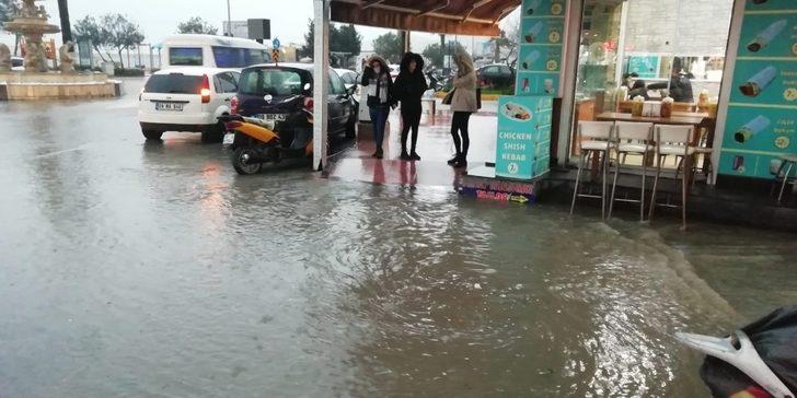 Kuşadası göle döndü G5