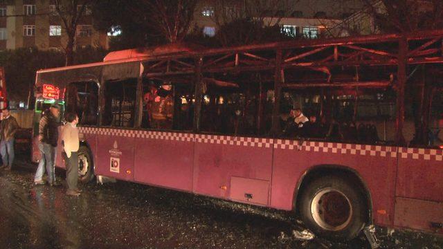Küçükçekmece'de halk otobüsü alev alev yandı