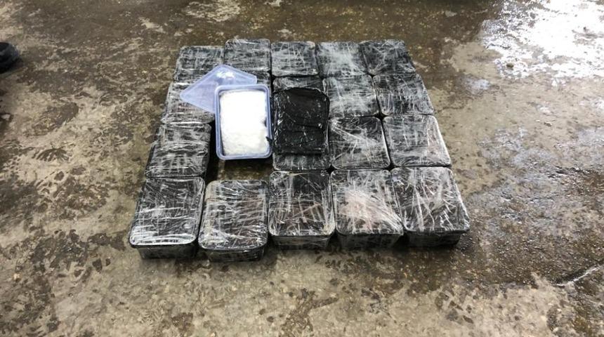 Van&rsquo;da bir otomobilde 11 kilo metamfetamin ele ge&ccedil;irildi