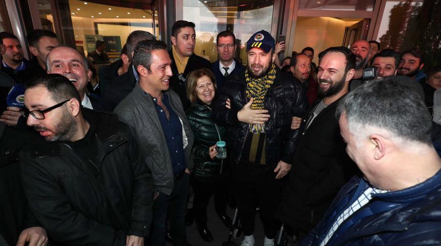 Fenerbah&ccedil;e taraftarı Soner Ergen taburcu oldu, Ali Ko&ccedil; ziyaret etti