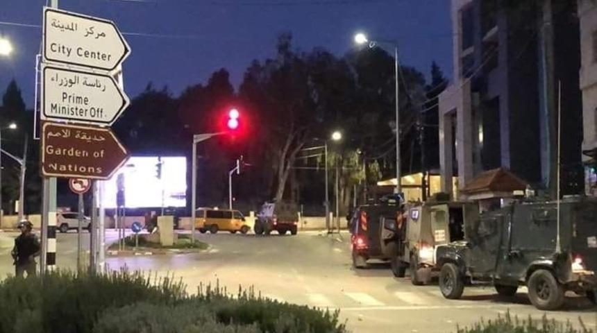 İsrail askerleri, Ramallah kent merkezine baskın düzenledi : 7 yaralı