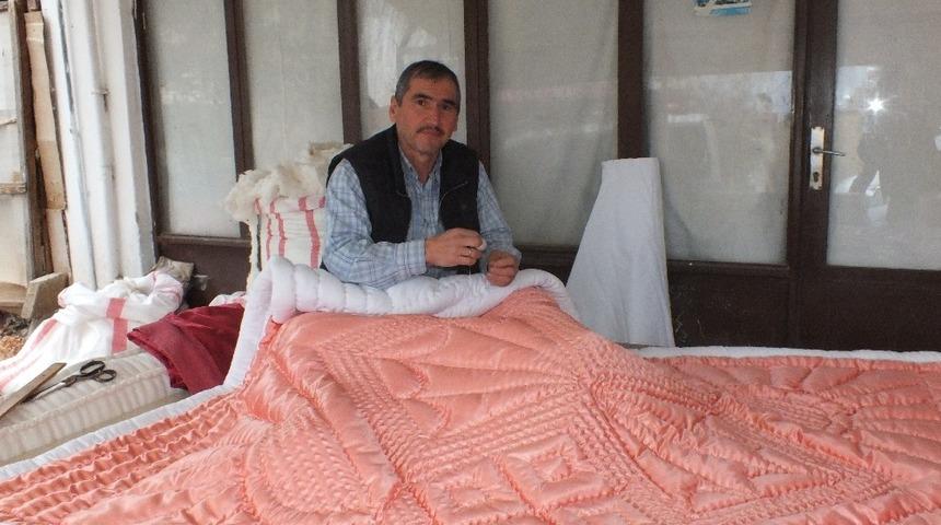 Kaş’ın son yorgancısı modern zamana direniyor