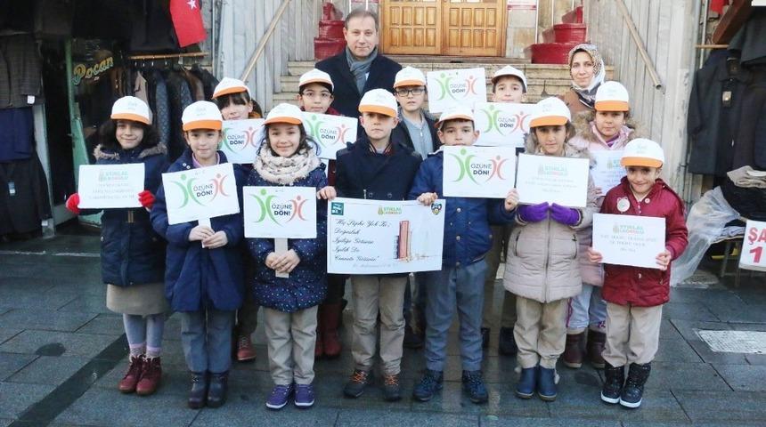 Öğrencilerden Konyalı esnaflara anlamlı hediye