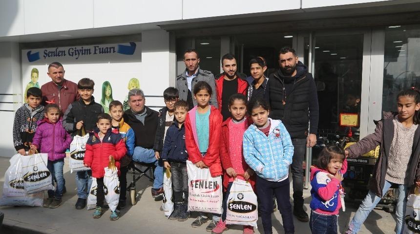 Silopi&rsquo;de engellilere giysi yardımı