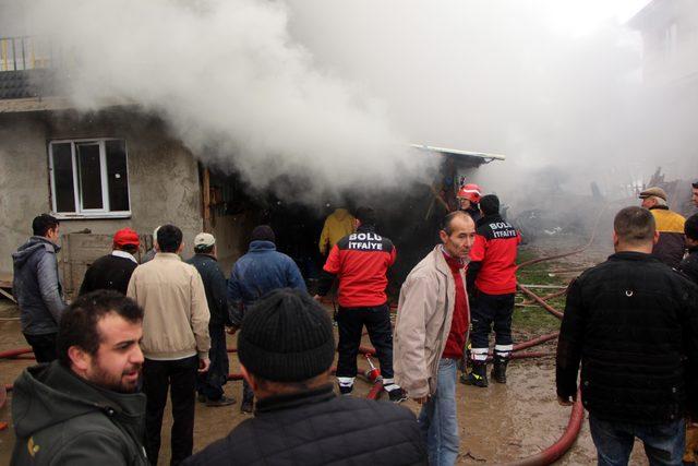 Kalorifer kazanından çıkan yangın evi yaktı