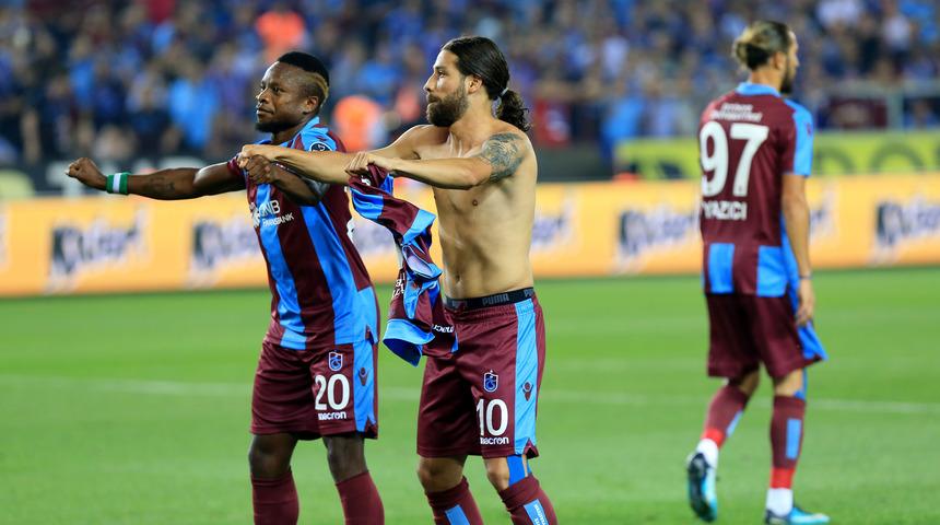 Trabzonspor'da g&ouml;zler FIFA'da! Hareketli saatler...