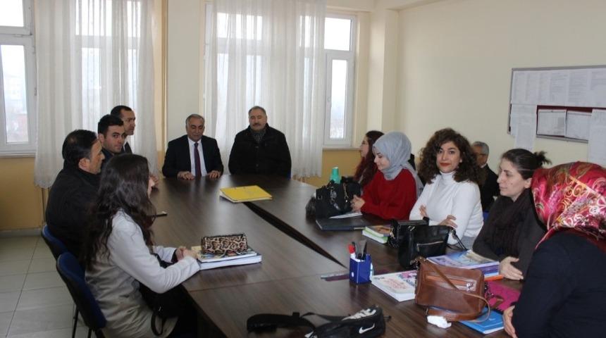 G&ouml;nen, okul ziyaretlerine devam ediyor