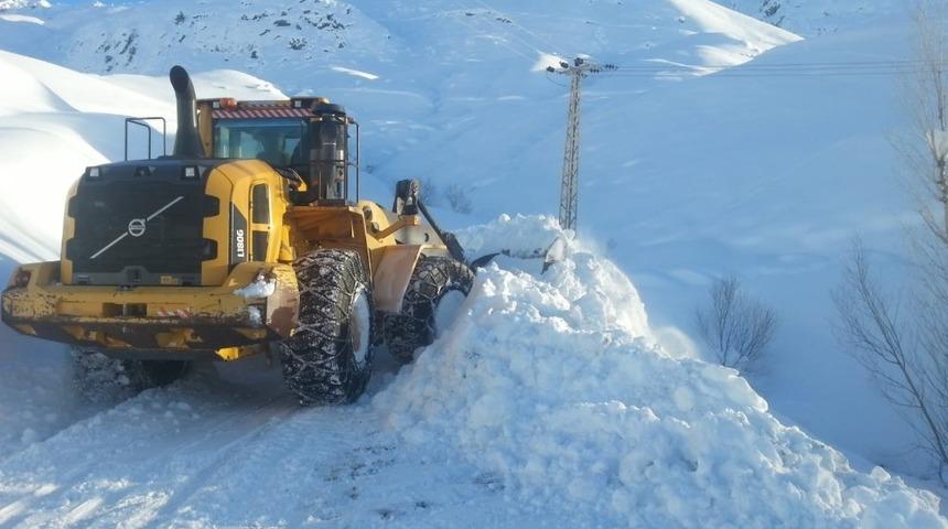 Hakkari&rsquo;de kapalı yerleşim yerleri yeniden a&ccedil;ıldı