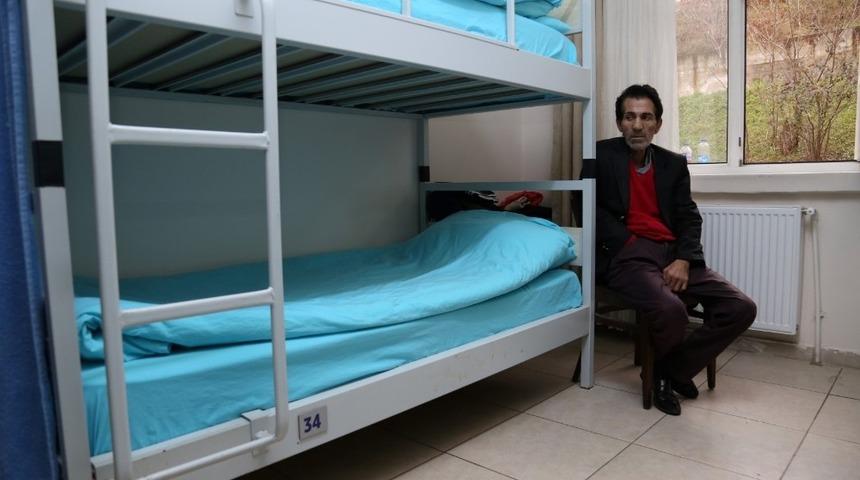 Kocaeli&rsquo;nde barınma merkezi vatandaşlara yuva oluyor