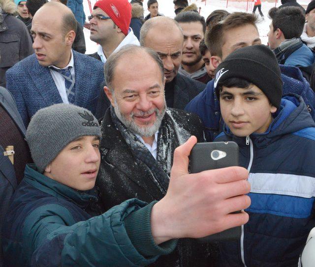 Recep Akdağ, kızak kaydı, kartopu oynayıp, halat çekti