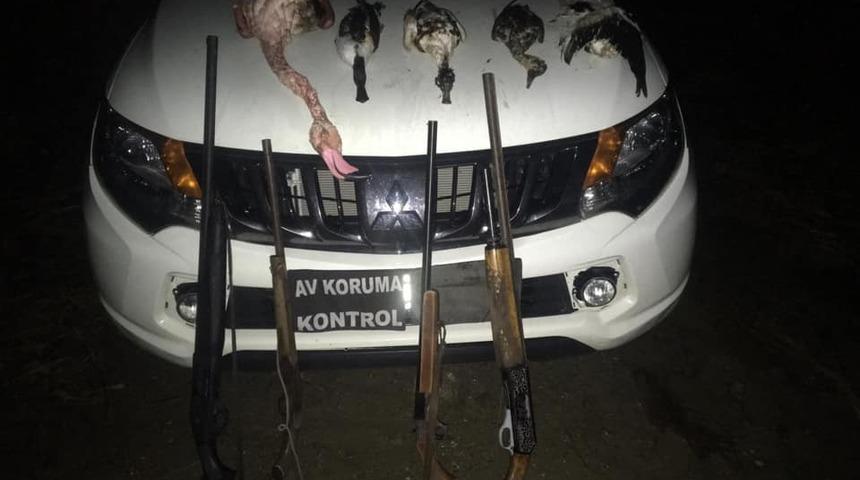 Milli parkta ka&ccedil;ak avlanan 5 kişi yakalandı