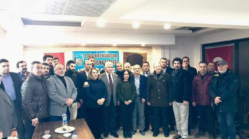 Eskişehir Emlak&ccedil;ılar Derneği Burhan Sakallı&rsquo;yı ağırladı