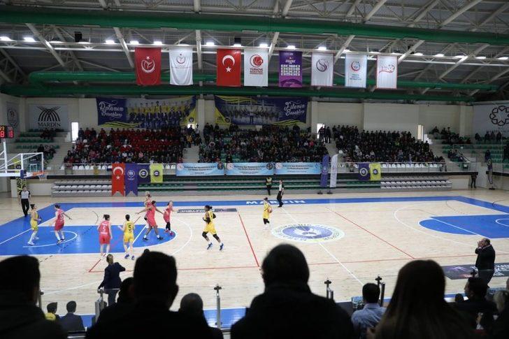 MBB Kadın basketbol takımı rakip tanımıyor G4