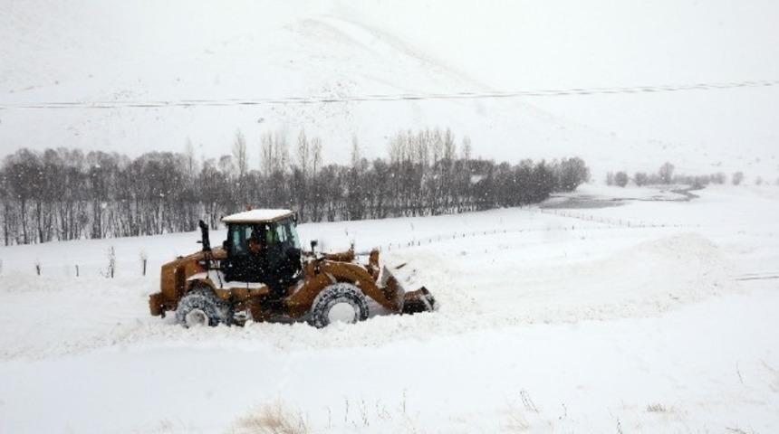Van&rsquo;da 20 yerleşim yerinin yolu ulaşıma kapandı