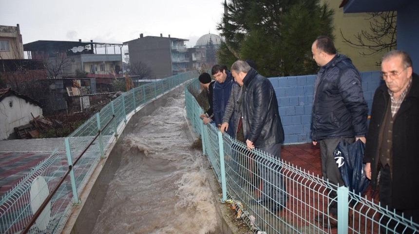 Yunusemre yaraları sarıyor