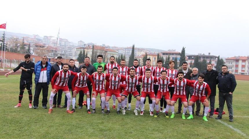 10 kişi kalan Kulaspor, Salihli Poyrazspor&rsquo;a gol yağdırdı