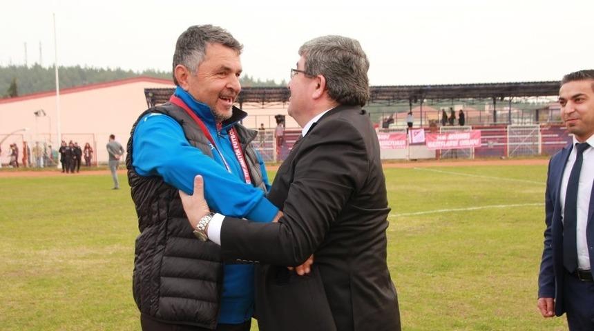Bilecikspor antren&ouml;r&uuml; Ahmet Uzun istifa etti