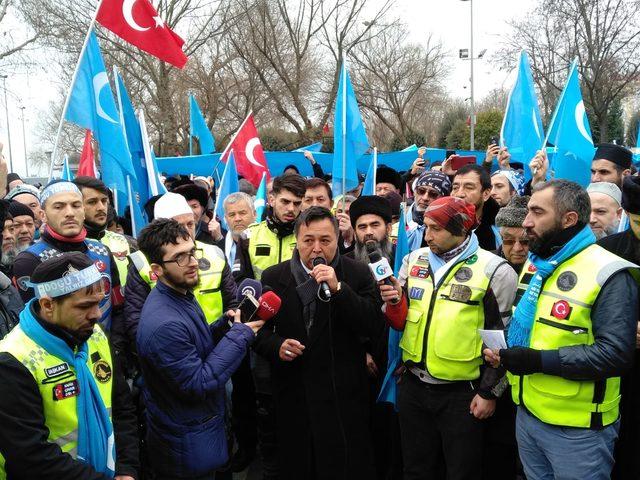 Motosikletçilerden Çin'in Doğu Türkistan politikasını konvoylu protesto