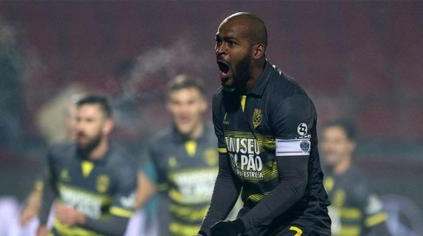 Galatasaray'ın yeni transferi veda etti