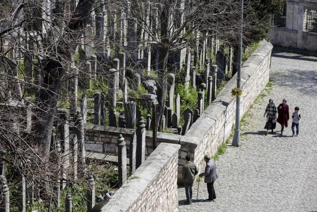 Ey&uuml;psultan&rsquo;da 10 bin mezar taşına 3 boyutlu koruma