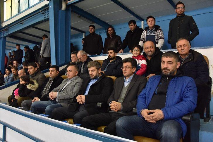 İdman Yurdu Spor, Zonguldak DSİ Voleybol Takımını 3-0 mağlup etti G5