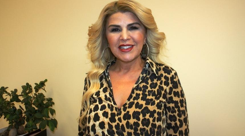 Ünlü astrolog Nuray Sayarı Diyarbakırlı sevenleriyle bir araya geldi