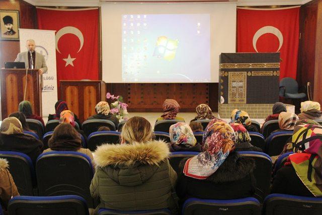 İl Müftülüğü’den Umre semineri