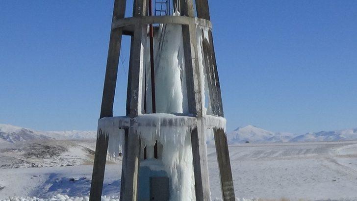 Su deposu buz kulesine dönüştü G2