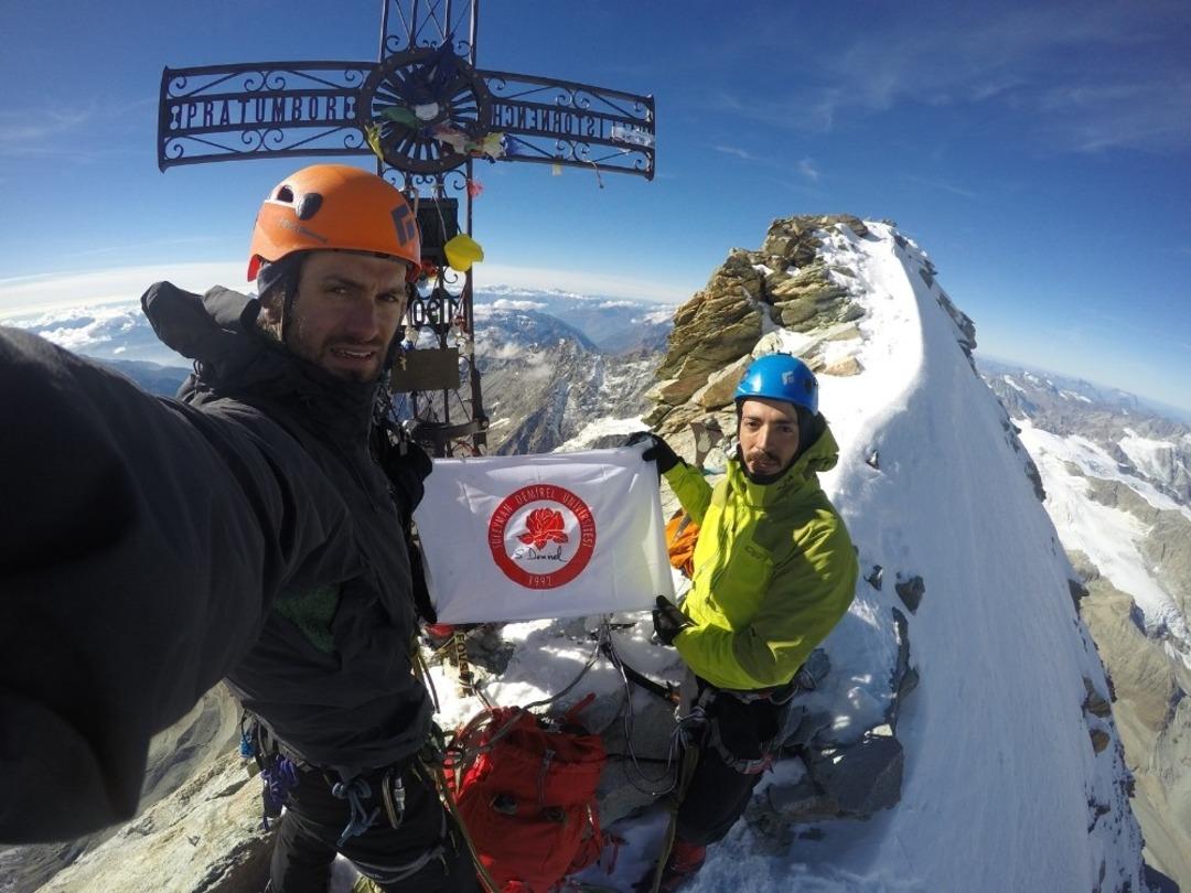 SD&Uuml; Flaması, İsvi&ccedil;re Alpleri&rsquo;nde dalgalandı