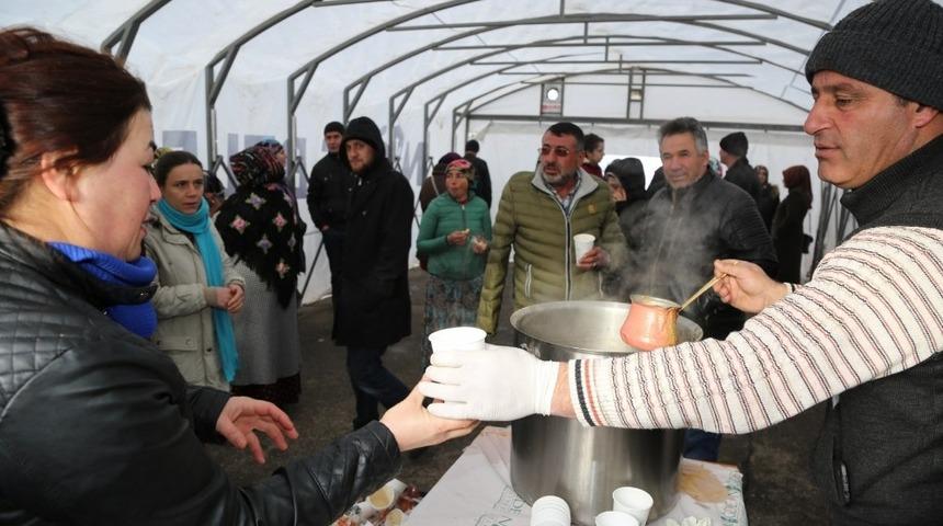 Belediyeden İŞKUR &ouml;n&uuml;nde &ccedil;orba ikramı