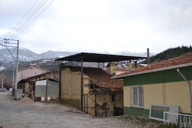 Şaphane’de ’Tüfekçi Ethem’in hatırasına saygı