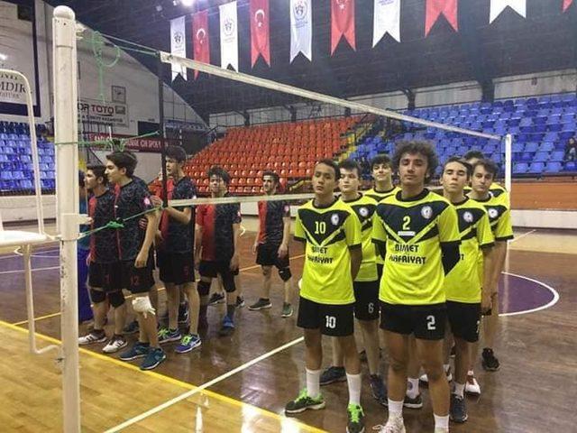 Simav Fen Lisesi voleybolda il şampiyonu oldu