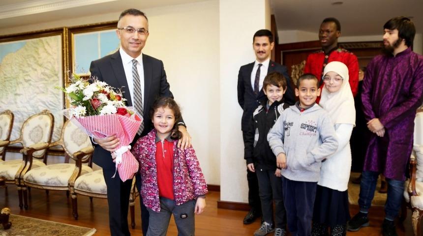 Yabancı &ouml;ğrencilerden Rize Valisi &Ccedil;eber&rsquo;e ziyaret