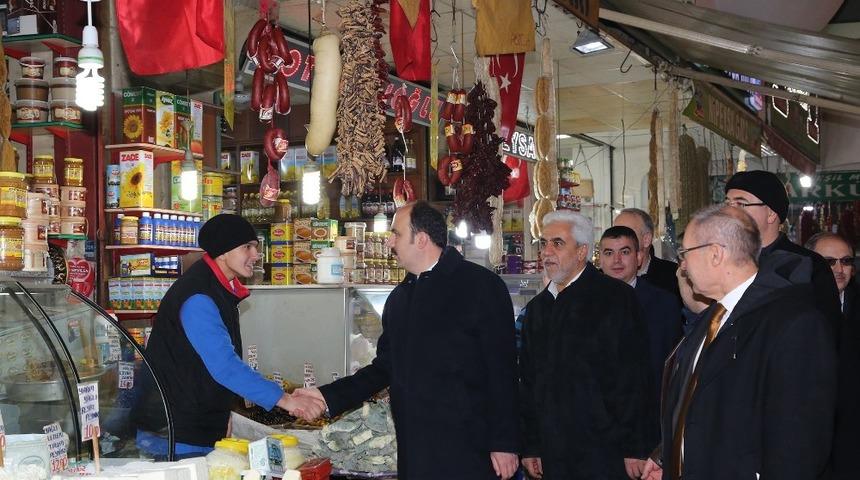 Başkan Altay, Kadınlar Pazarında esnafla buluştu