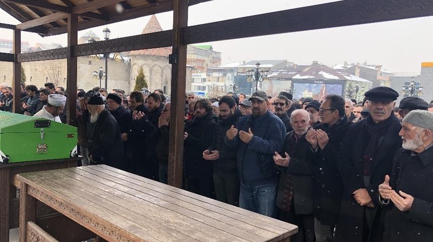 H&uuml;samettin Ceylan eşini kaybetti