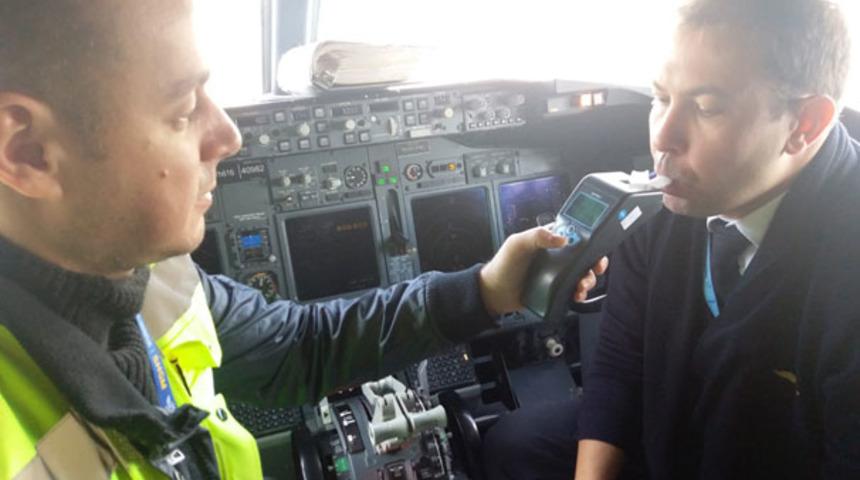 Bir ilk! Atatürk Havalimanı'nda pilotlara alkol testi